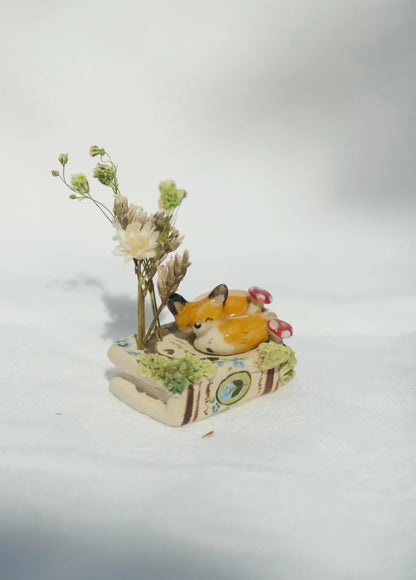 🔥Last Day 50% OFF - 🦊🐈🐼Book Sculpture Animal Mini Vase Ornaments