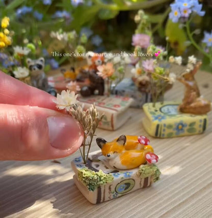 🔥Last Day 50% OFF - 🦊🐈🐼Book Sculpture Animal Mini Vase Ornaments