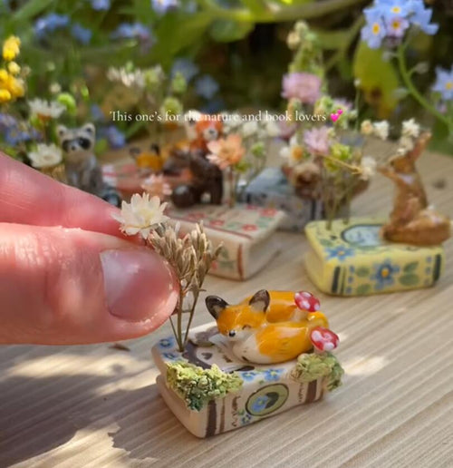 🔥Last Day 50% OFF - 🦊🐈🐼Book Sculpture Animal Mini Vase Ornaments